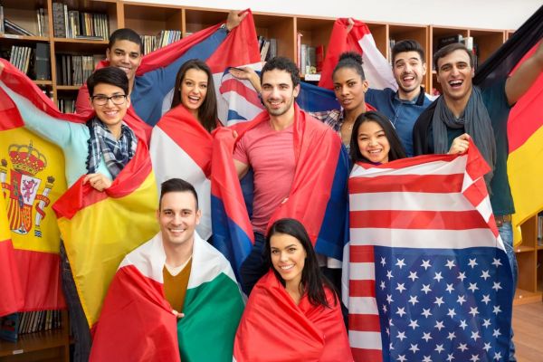 Почему иностранцы едут в Германию и как их называют? 