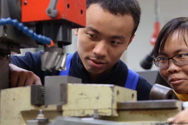 Число живущих в ФРГ иностранцев достигло рекордного уровня